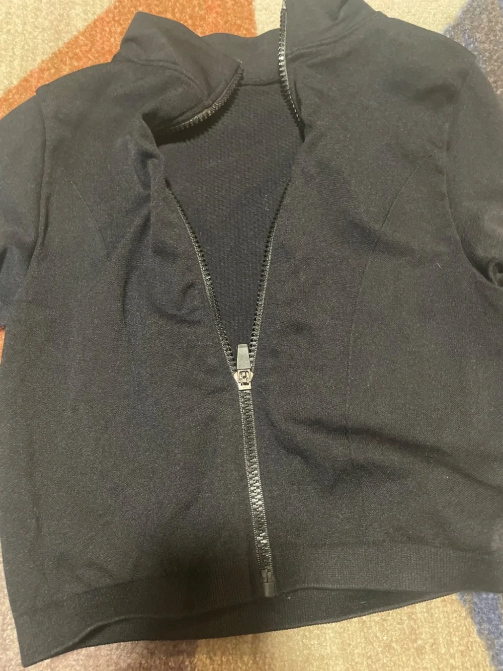 Black crop active jacket